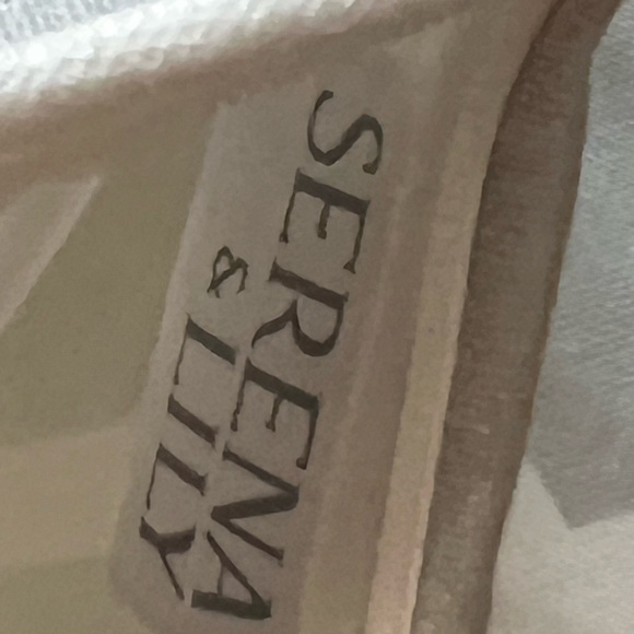 Pair (two) of brand new Serena and Lily Square Diamond Throw Pillows - Picture 3 of 4